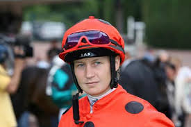 Zara Blue e Nathalie Desoutter vincono ad Enghien lo Steeple Chase National Des Anglo Arabes. En plein Francoise Nicolle