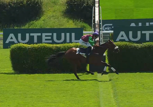 FRANCIA. Auteuil, dernière conférence. Royal Saga si toglie la qualifica di maiden nel Prix La Perichole. Nell’ultimo Gr3 della stagione riservato ai 4 anni, l’allievo di Dominique Bressou ha preceduto un valido Dschingis Love