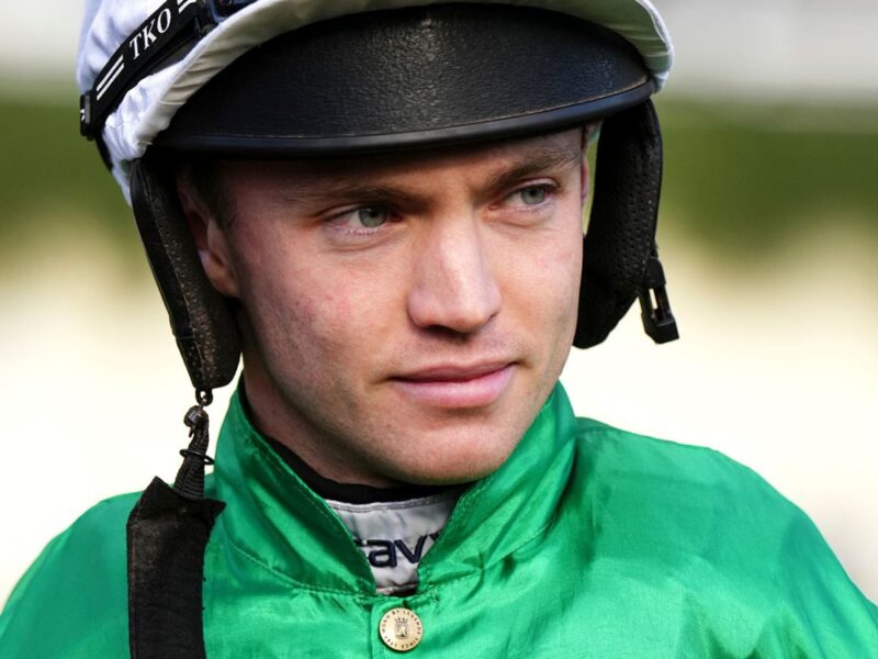 IRLANDA. Michael O’Sullivan non ce l’ha fatta. Il giovane jockey irlandese, è deceduto questa domenica  in seguito alle ferite per la caduta a Thurles lo scorso 6 febbraio