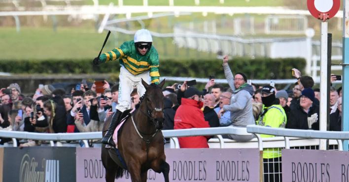 INGHILTERRA. Inothewayurthinkin demolisce Galopin des Champs nella Gold Cup. Negata all’allievo di Willie Mullins, la tripla vittoria nella leggendaria corsa di Cheltenham. Primo successo nella classica per il jockey Mark Walsh e il trainer Gavin Cromwell